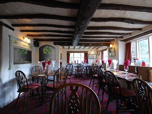 The Hatchet Inn Chute Екстер'єр фото